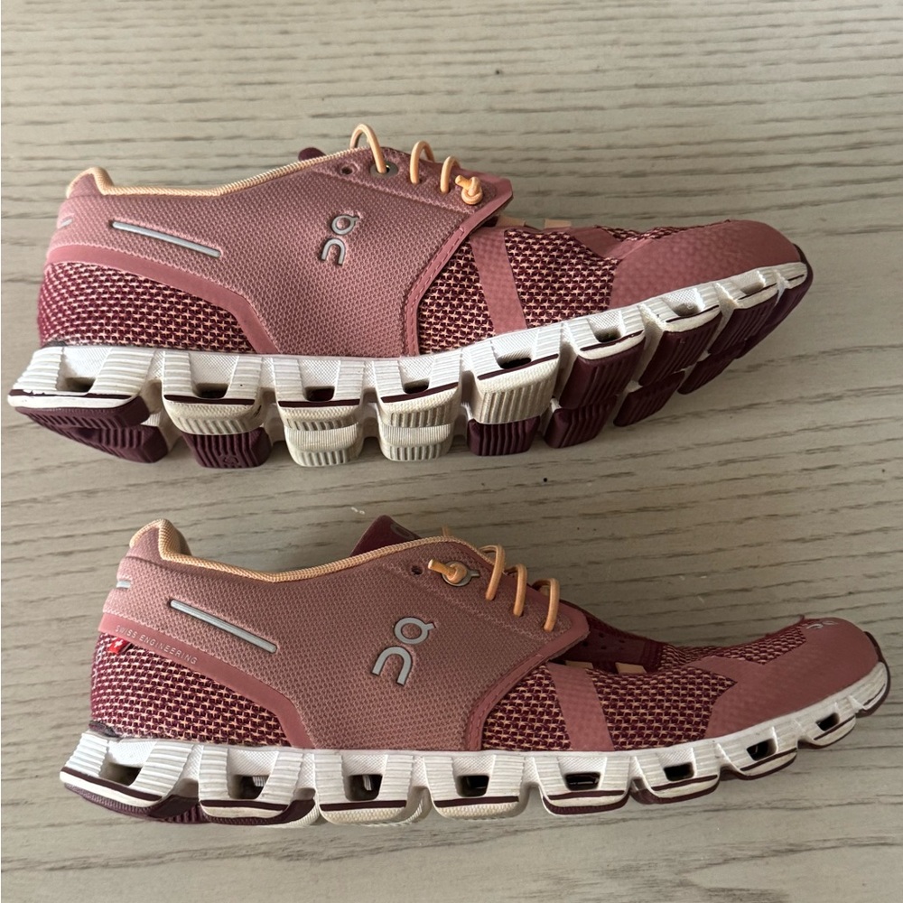 On Running Women's Mauve Pink and Peach Athletic Sneakers - Picture 7 of 8